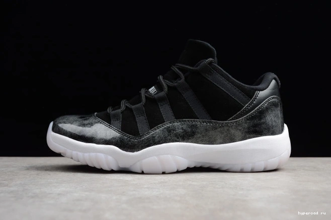 528895-010 Jordan Retro Air 11 "barons" Low 0720